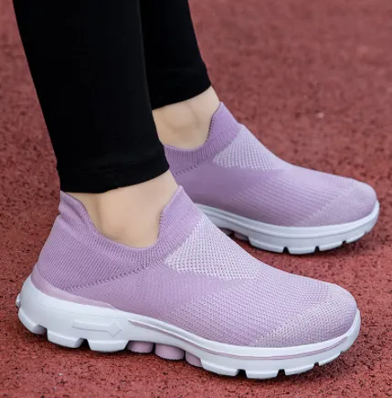Comfortable Footwear for Spring and Summer: Elderly Fabric Shoes