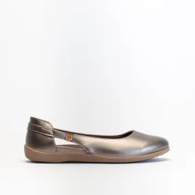 Pierre Cardin Women Sporty Cut Out Pump _ 152970